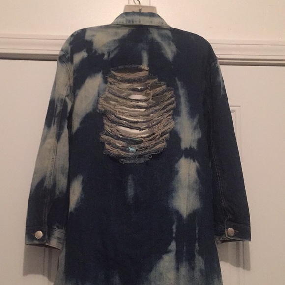 NWT Distressed Denim Jacket - Picture 4 of 4